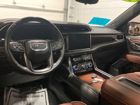 Used 2023 GMC Yukon XL Denali Ultimate image 24