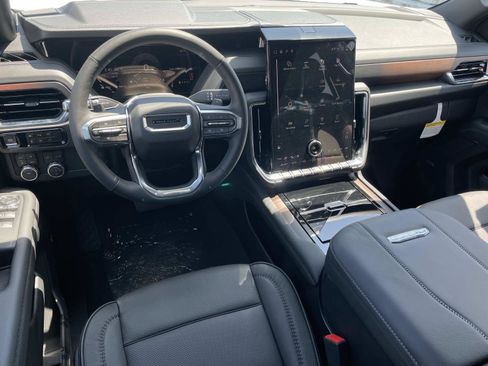New 2026 GMC Yukon XL Denali w/ Sun & Power Step Package AWD/4WD image 9