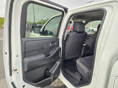 Used 2023 Nissan Frontier SV w/ SV Convenience Package AWD/4WD image 27
