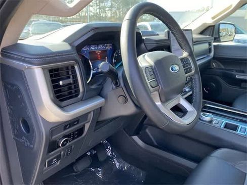 New 2024 Ford Expedition XLT image 13