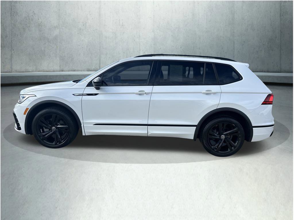 Used 2024 Volkswagen Tiguan SE R-Line FWD image 2