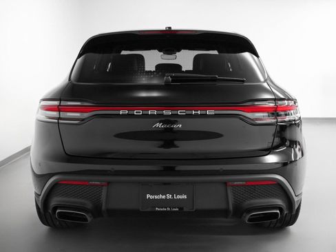 Certified 2025 Porsche Macan image 11