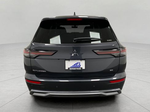 New 2025 Mitsubishi Outlander SE image 4