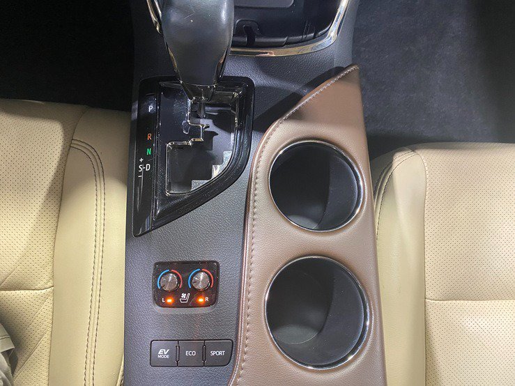 Used 2016 Toyota Avalon Limited w/ Toyota Safety Sense Package FWD image 21