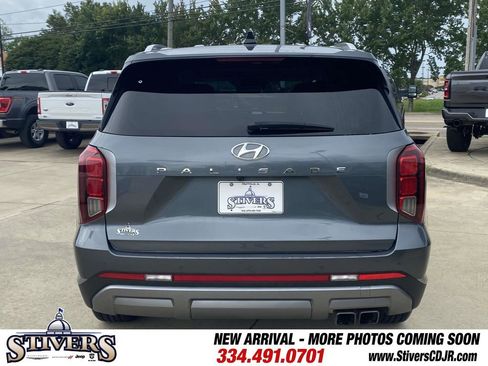 Used 2024 Hyundai Palisade SEL w/ Premium Package FWD image 7