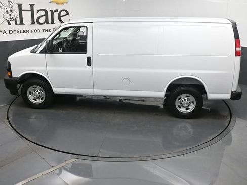 New 2026 Chevrolet Express 2500 w/ Driver Convenience Package RWD image 21