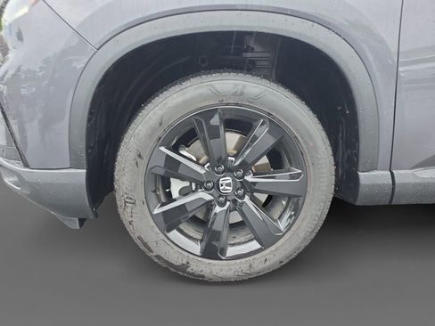 Certified 2025 Honda Pilot Black Edition image 14
