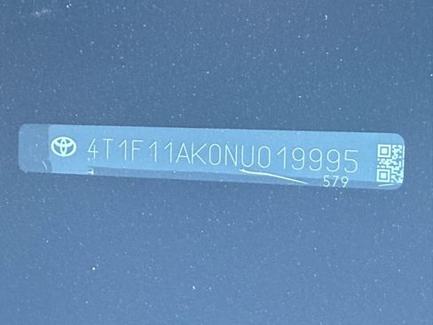 Used 2022 Toyota Camry XLE image 22