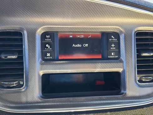 Used 2013 Dodge Charger SE w/ Connectivity Group image 18