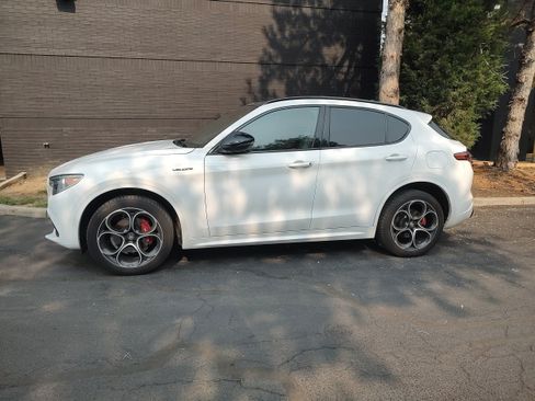 Used 2023 Alfa Romeo Stelvio Veloce AWD/4WD image 1