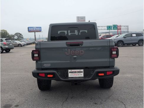New 2025 Jeep Gladiator Mojave w/ Convenience Group image 4
