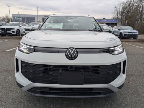 New 2026 Volkswagen Tiguan SE image 9