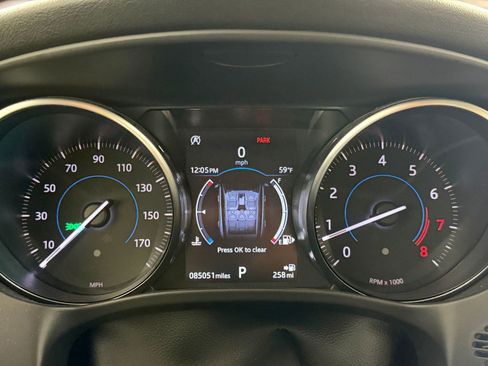 Used 2018 Jaguar F-PACE Premium image 17