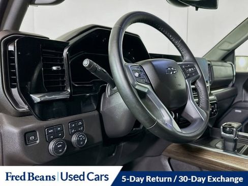Certified 2024 Chevrolet Silverado 1500 LT Trail Boss w/ LT Trail Boss Premium Package AWD/4WD image 11