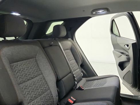 Used 2022 Chevrolet Equinox LT image 36