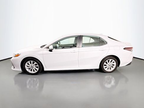 Used 2022 Toyota Camry LE FWD image 6