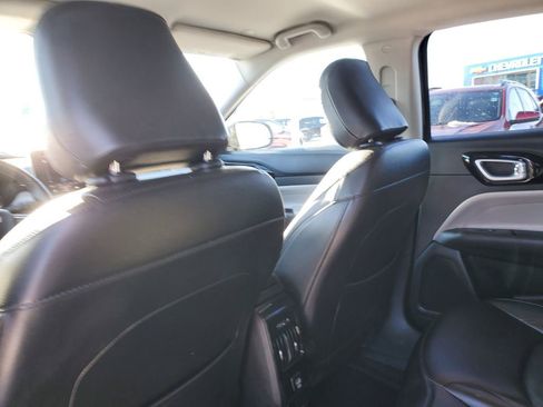 Used 2022 Jeep Compass Limited image 28