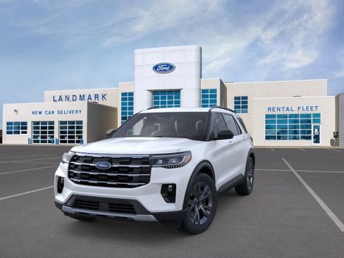 New 2026 Ford Explorer Active w/ Active Comfort Package image 2