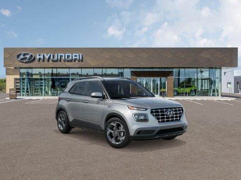 Used 2026 Hyundai Venue SEL FWD image 2
