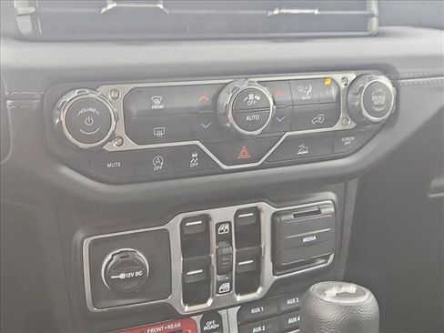Used 2026 Jeep Wrangler Unlimited Rubicon AWD/4WD image 12