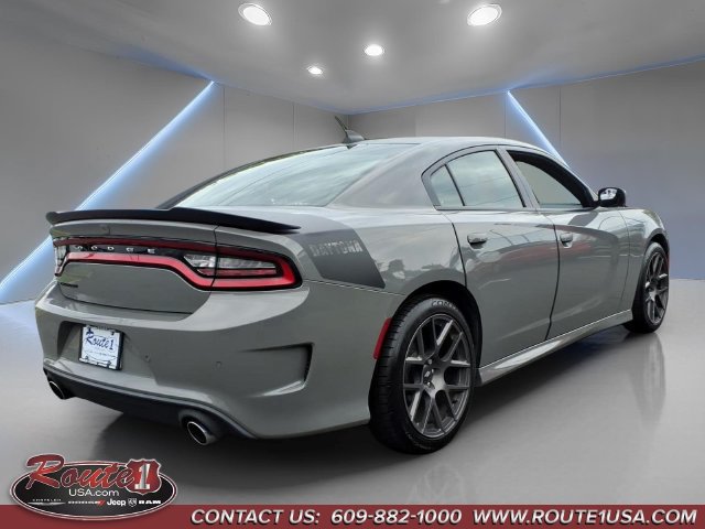 Used 2017 Dodge Charger Daytona R/T RWD image 3