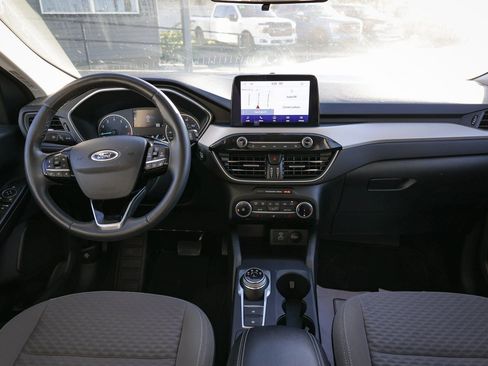 Used 2022 Ford Escape SE w/ Cold Weather Package image 17