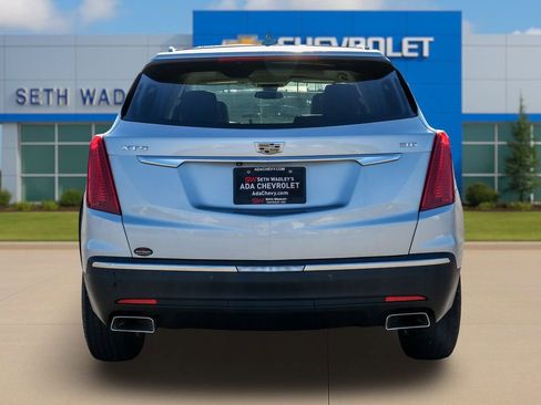 Used 2017 Cadillac XT5 Luxury w/ Driver Awareness Package FWD image 6