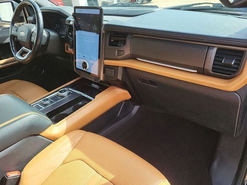 Used 2022 Ford Expedition Max Platinum image 30