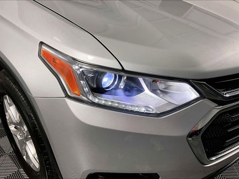 Used 2020 Chevrolet Traverse LS FWD image 39