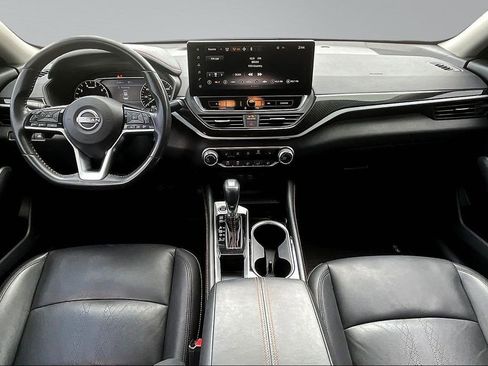 Used 2023 Nissan Altima 2.5 SR w/ SR Premium Package FWD image 8