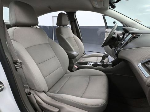 Used 2017 Chevrolet Cruze LT w/ Convenience Package image 42