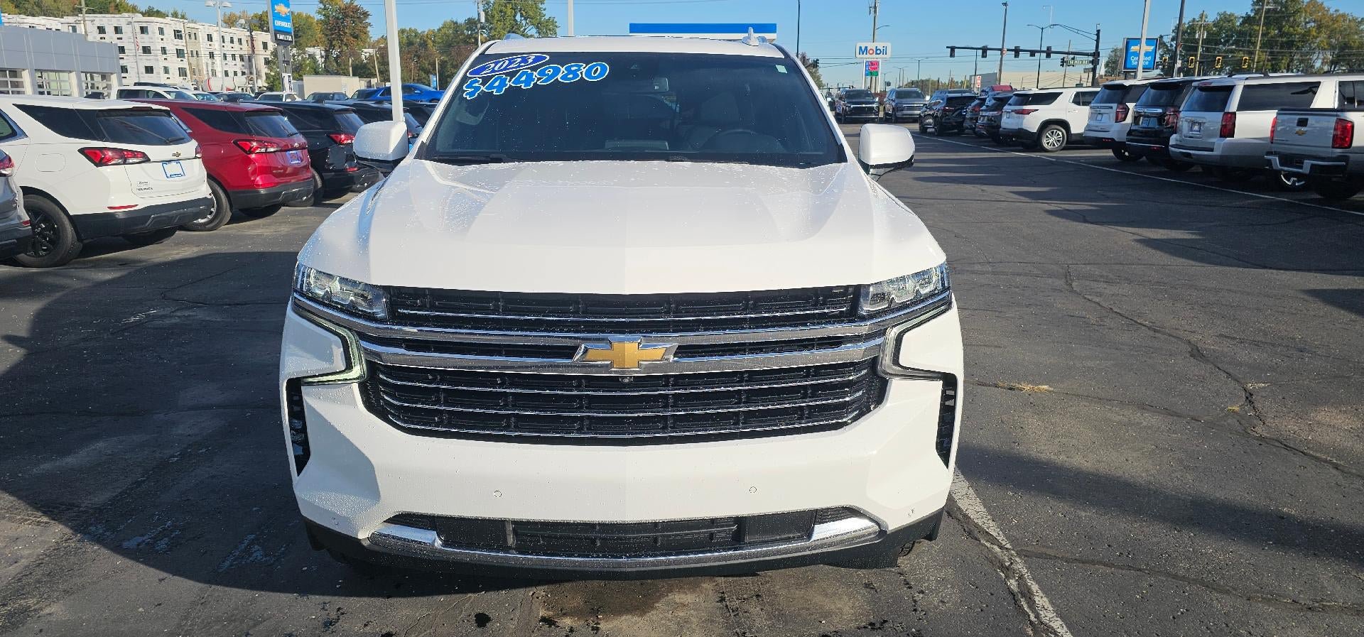 Used 2023 Chevrolet Tahoe LT w/ Luxury Package AWD/4WD image 2