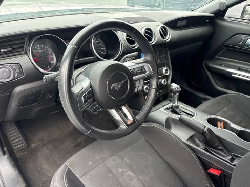 Used 2022 Ford Mustang Coupe RWD image 4