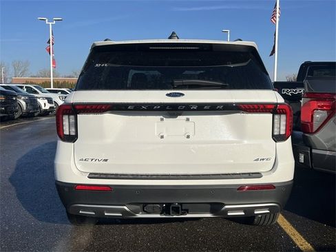 New 2026 Ford Explorer Active w/ Active Comfort Package image 4