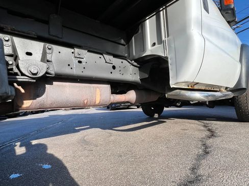 Used 2012 Ford F550 165  W.B. 2D w/ PWR Equipment Group image 18