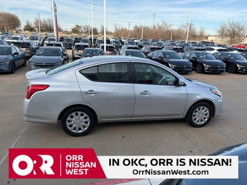 Used 2017 Nissan Versa SV image 6