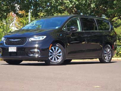 Used 2024 Chrysler Pacifica Limited