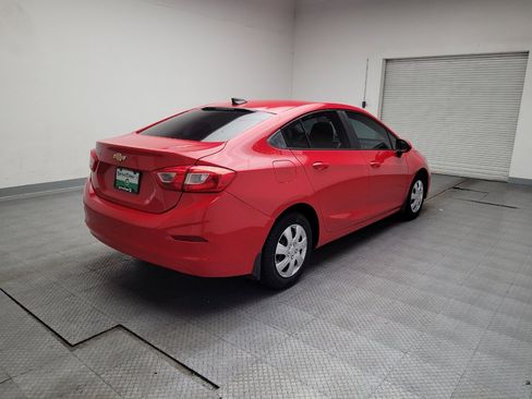 Used 2017 Chevrolet Cruze LS FWD image 9