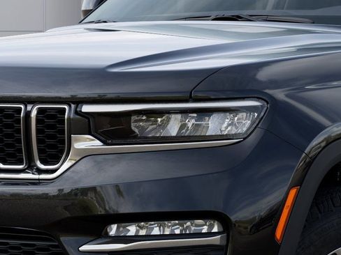New 2025 Jeep Grand Cherokee Limited image 10