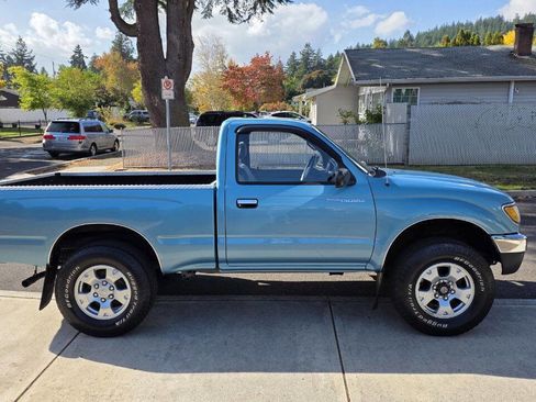 Used 1995 Toyota Tacoma 4x4 Regular Cab image 3