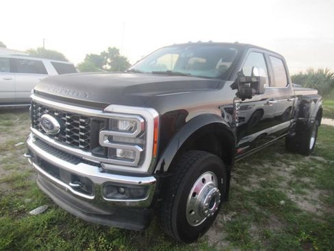Used 2023 Ford F450 Lariat w/ Lariat Ultimate Package AWD/4WD image 3