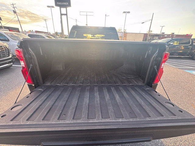 Used 2020 Chevrolet Silverado 1500 RST w/ RST Value Package AWD/4WD image 7