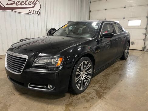 Used 2012 Chrysler 300 S w/ Luxury Group RWD image 2