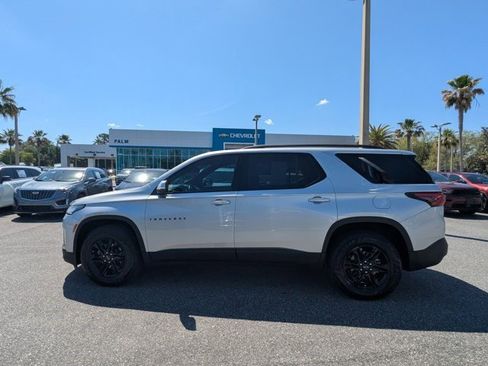 Certified 2022 Chevrolet Traverse LT w/ Midnight/Sport Edition FWD image 5
