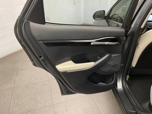 Used 2023 Kia Seltos SX w/ SX Sunroof Package AWD/4WD image 24