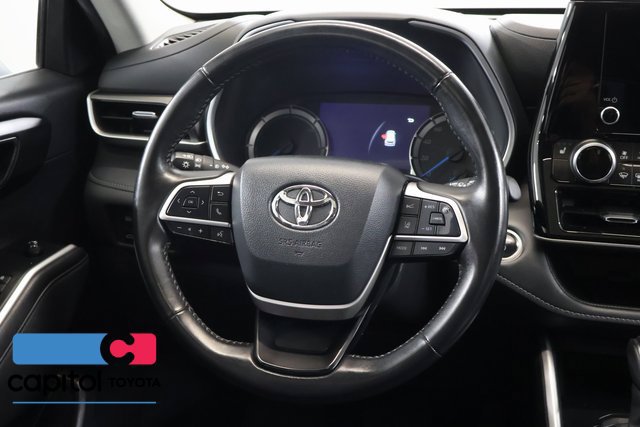 Used 2024 Toyota Highlander XLE AWD/4WD image 15
