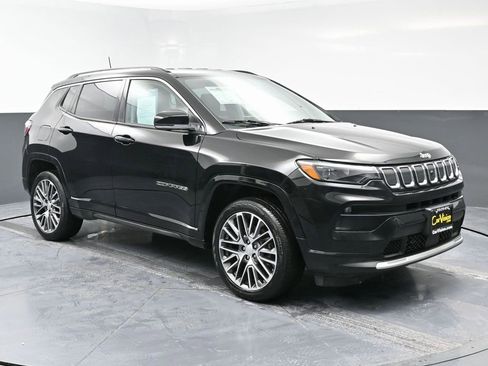 Used 2022 Jeep Compass Limited w/ Elite Group image 3