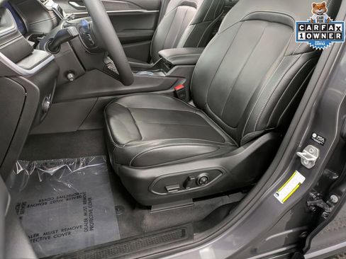 Used 2024 Jeep Grand Cherokee Limited w/ Luxury Tech Group II AWD/4WD image 11