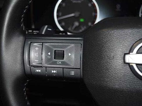 Certified 2025 Nissan Rogue SV image 7