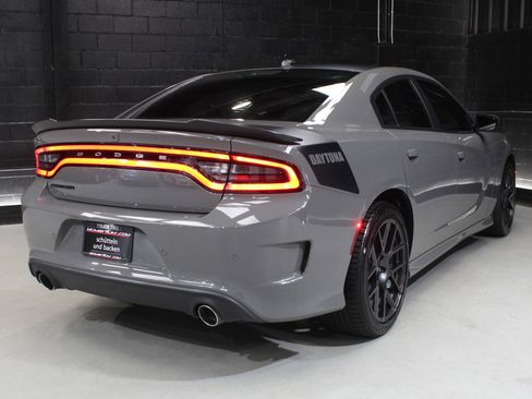 Used 2018 Dodge Charger R/T RWD image 18